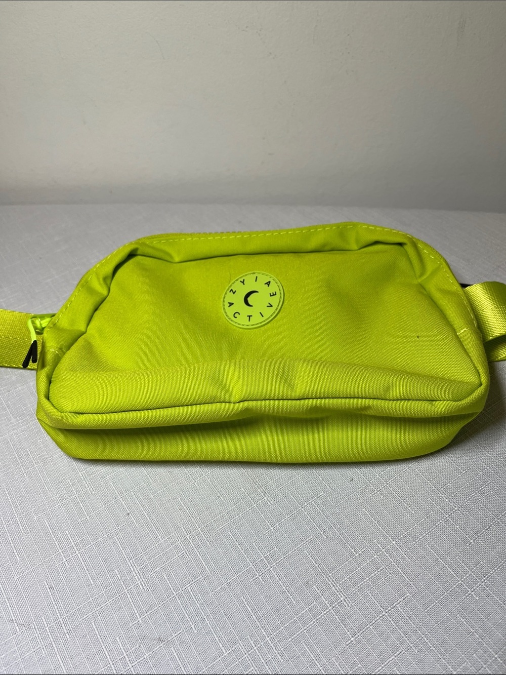 ZYIA ACTIVE Neon Lime Waist Pouch with Adjustable Strap. Like New